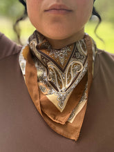 Cargar imagen en el visor de la galería, Paisley Print Bandana