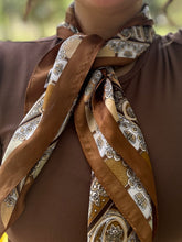 Cargar imagen en el visor de la galería, Paisley Print Bandana