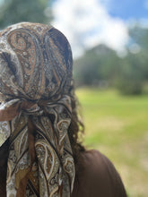 Cargar imagen en el visor de la galería, Paisley Print Bandana