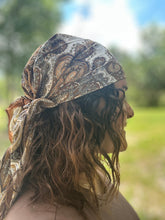Cargar imagen en el visor de la galería, Paisley Print Bandana