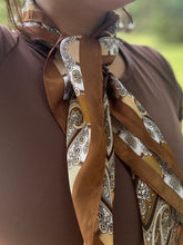 Cargar imagen en el visor de la galería, Paisley Print Bandana