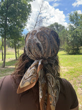 Cargar imagen en el visor de la galería, Paisley Print Bandana