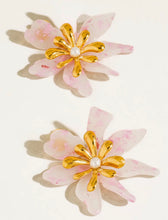 Load image into Gallery viewer, Onah 18K Gold Floral Earrings
