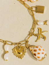 Cargar imagen en el visor de la galería, Milah 18k Gold Shell &amp; Pearl Charm Necklace
