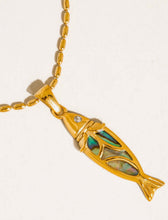 Cargar imagen en el visor de la galería, Doriah 18K Gold Vintage Abalone Fish Necklace

