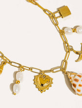 Cargar imagen en el visor de la galería, Milah 18k Gold Shell &amp; Pearl Charm Necklace
