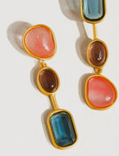 Cargar imagen en el visor de la galería, Leilani 18K Gold Vintage Mismatch Drop Earrings
