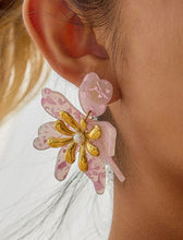 Load image into Gallery viewer, Onah 18K Gold Floral Earrings
